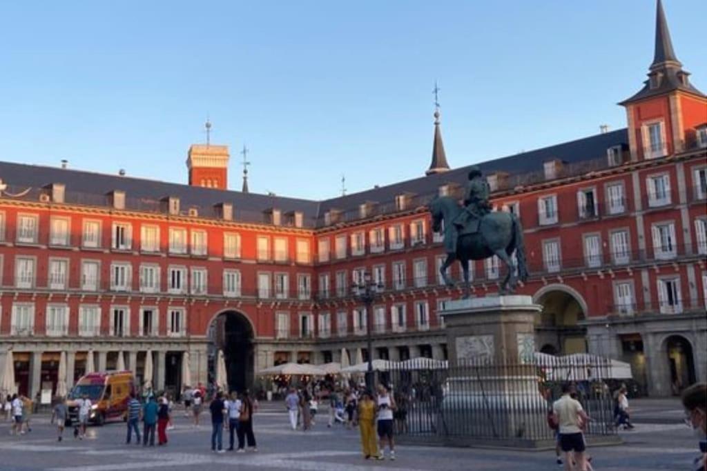 Alegria Urbana Cerca De Calle Alcala Madrid Exterior foto